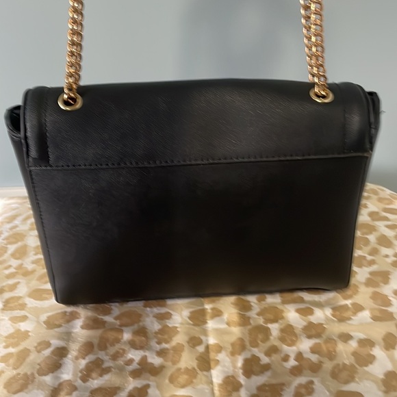 Bebe black bag with gold chains - Picture 2 of 9